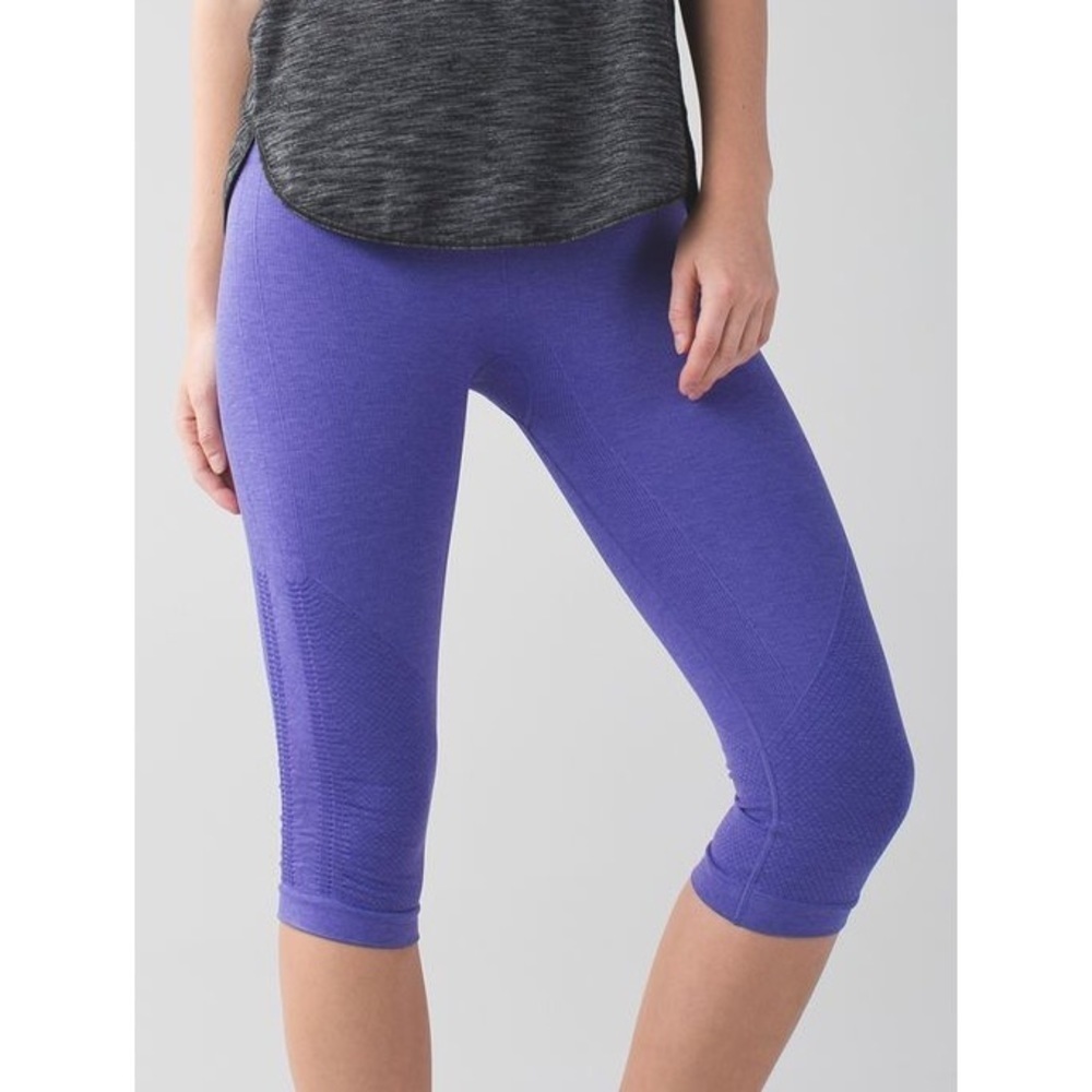 Lululemon In The Flow Crop II Heathered Iris Flower Purple Leggings EUC Size 4